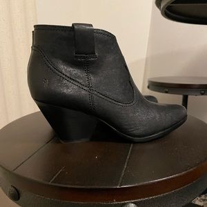 NEW Frye Reina Booties - Black, Size 7